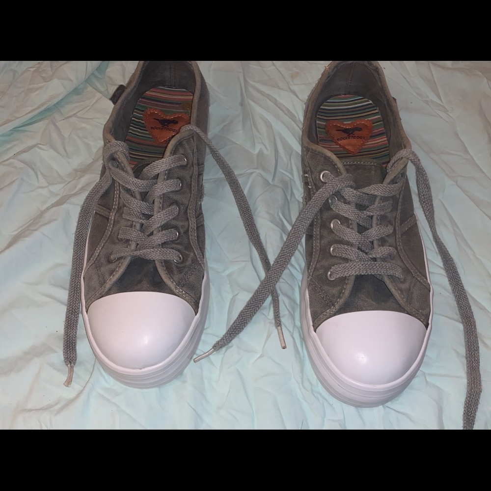 Rocket Dog tennis shoes